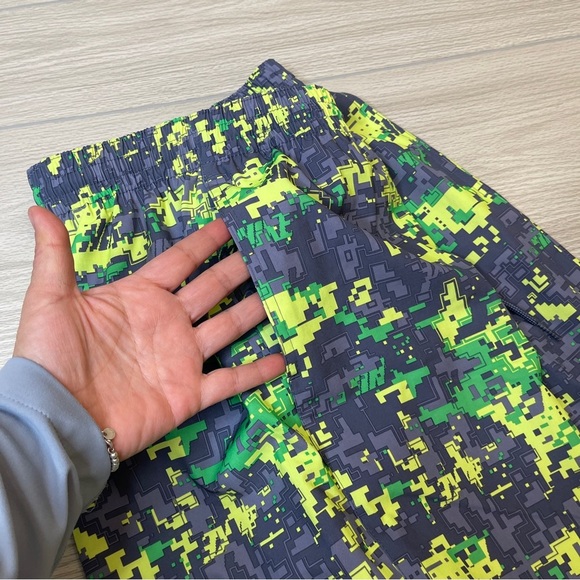 Nike Green Gray Camouflage 9” Inseam Swim Beach Board Shorts Men’s Size Large - Picture 13 of 14